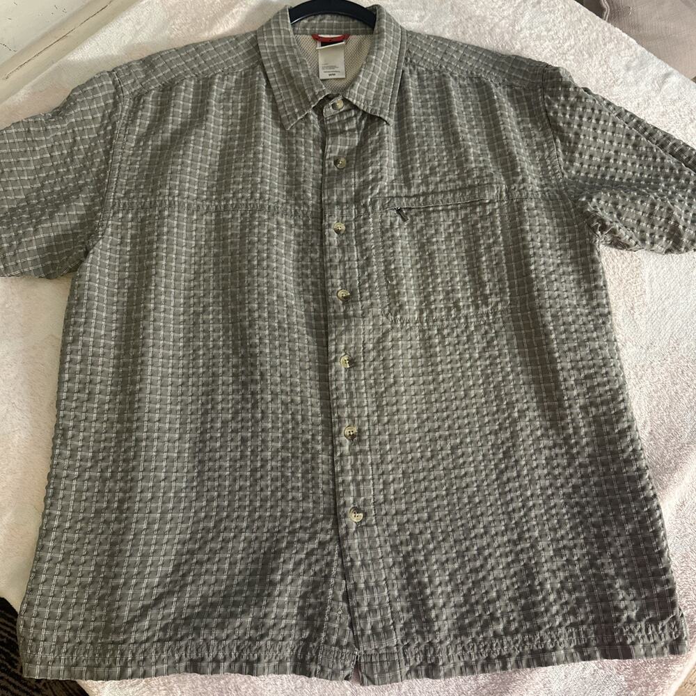The North Face Shirt Mens Medium Short Sleeve Hiking Outdoor Buttons Lightweight